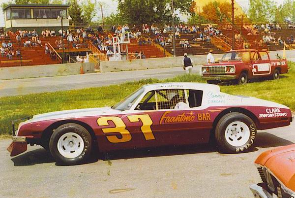 Mt. Clemens Race Track - Jim Campbell Owner Driver Don Harris Built Car